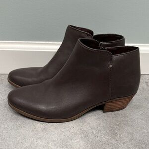 G.H. Bass & Co Dark Brown Ankle Boots, size 6.5